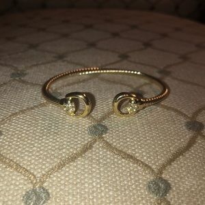 Costume gold bit bracelet